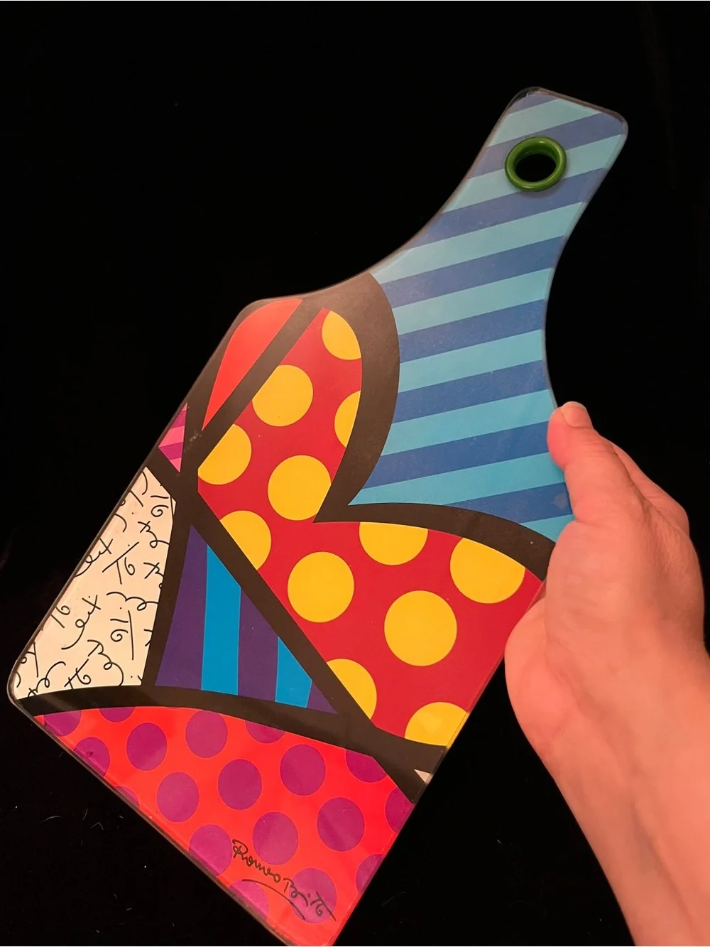 ROMERO BRITTO TEMPERED GLASS CUTTING BOARD ICONIC HEART